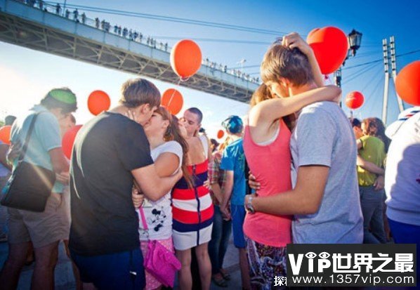 世界上接吻最长时间 足足长达58个小时(获得奖励)