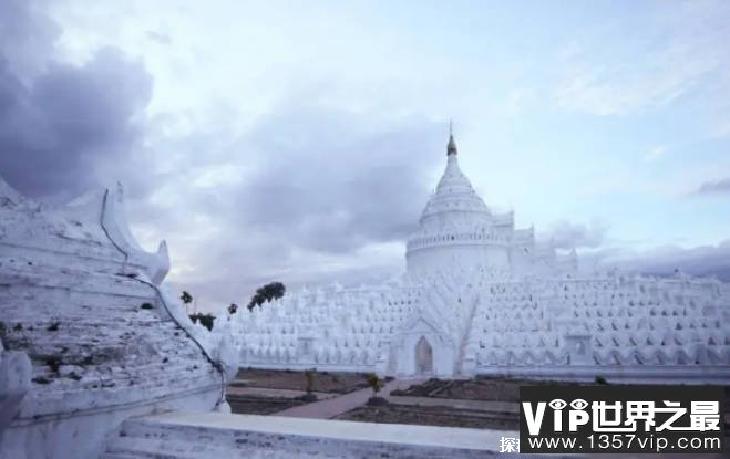 世界上最大书籍 缅甸曼德勒碑林佛塔价格昂贵(超3亿美元)