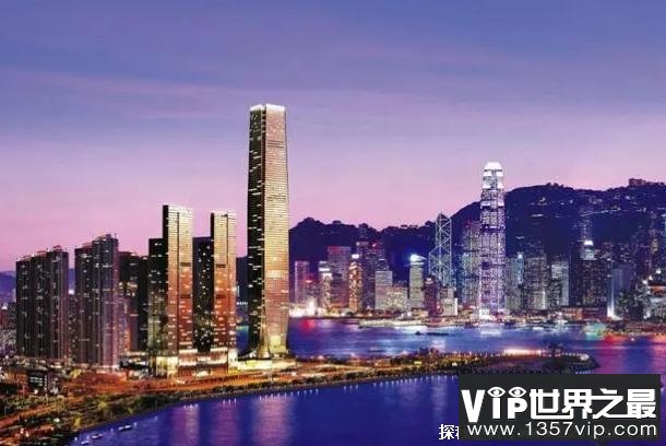 世界上最高的酒店 香港丽思卡尔顿酒店(海拔超400米)