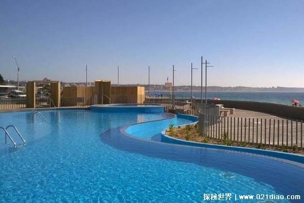 世界上最大的游泳池 阿尔加罗沃游泳池比较大(面积八公顷)