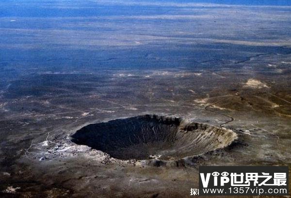 世界上最大的陨石坑 希克苏鲁伯陨石坑(直径180公里)