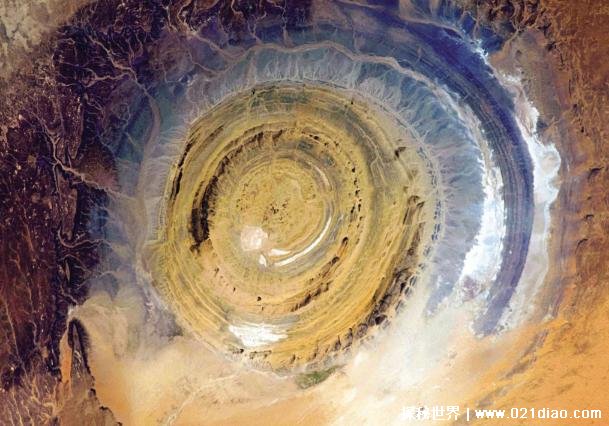 世界上最壮观的地质景象 撒哈拉之眼水质清澈(古老的湖泊)