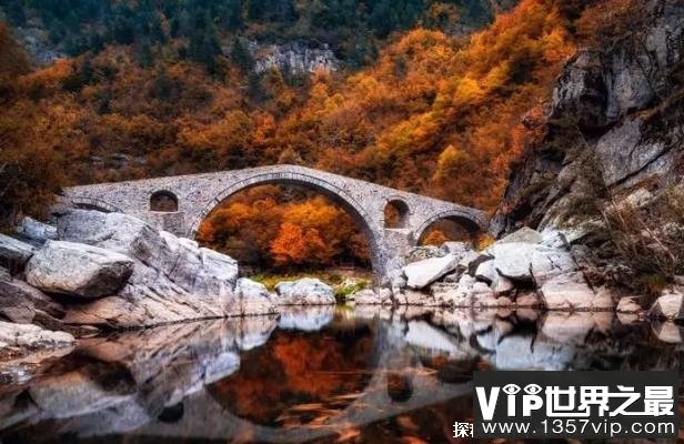 世界上最漂亮的拱桥 保加利亚魔鬼桥比较雄伟(造型优雅)