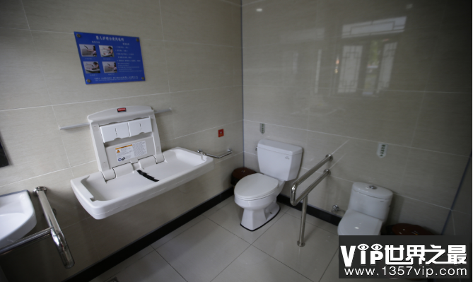 中国的公厕为什么是免费的 中国的公厕是什么时候有的