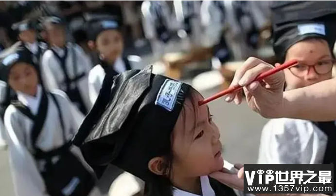 在古代学童入学要举办什么仪式 蚂蚁庄园9月1日答案最新