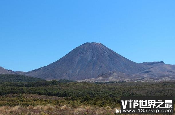 世界上最美的山 瑙鲁赫伊山位于新西兰(比较震撼)