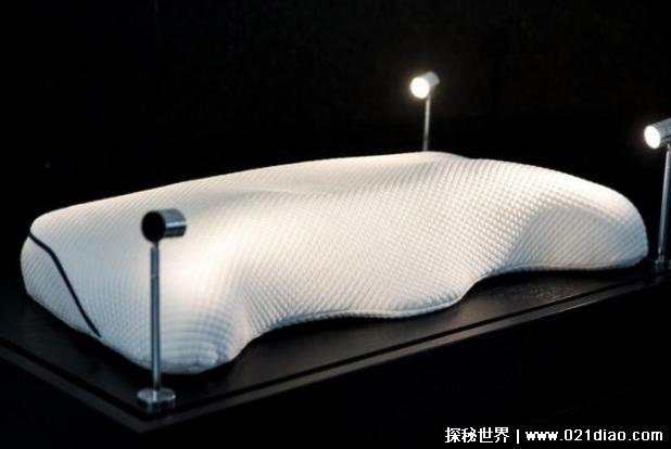 世界上最贵的枕头 荷兰物理治疗师设计的(达5.7万美金)