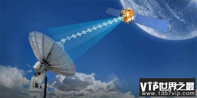 网友在新疆拍到多个神秘发光体 声称可能是UFO 它究竟是什么