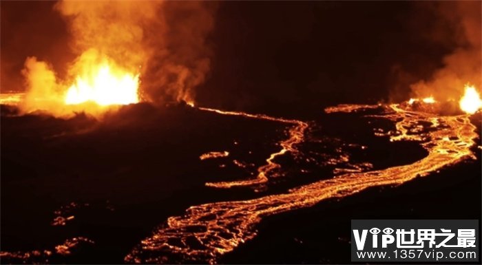冰岛火山喷发时，监控拍到2个喷射蓝光的UFO，它究竟是什么？