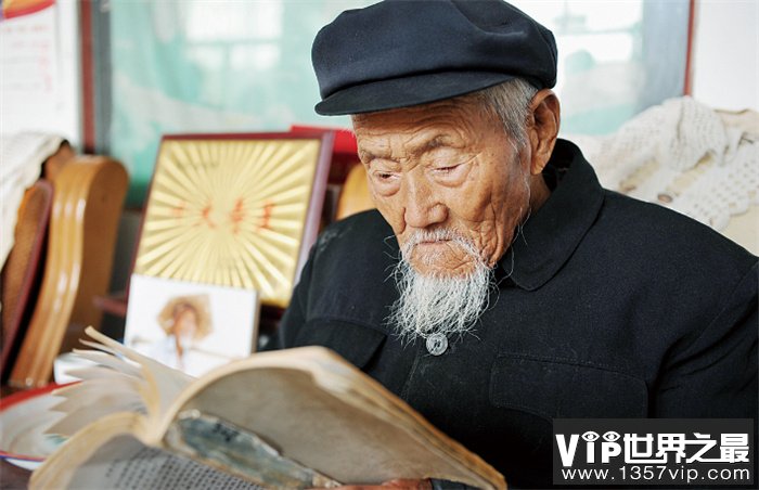 世界最长寿的人 来自中国的李庆远（长寿老人）