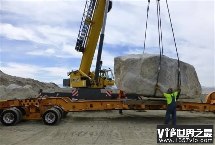 德国挖出一块50吨的巨石，仔细观察后，政府斥巨资将其运走！