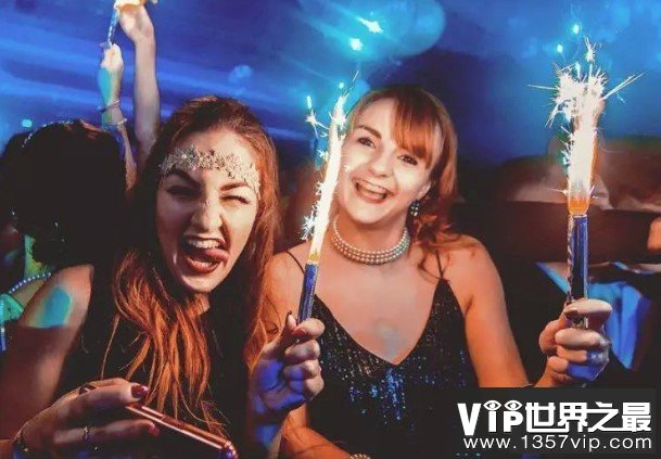 世界上最小的夜店，仅占地1平米