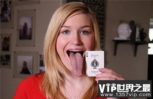 最长舌头女性，舌头又长又灵活可以跟青蛙媲美了