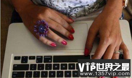 世界上打字速度最快的人，每分钟准确无误地敲下807个键！