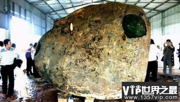 世界上最大的翡翠,重达210吨，长度达到了5.79米