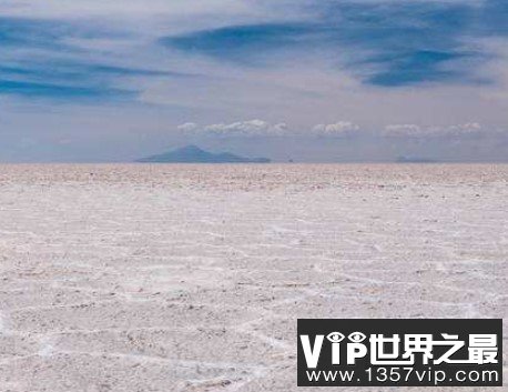 世界上最大的盐滩，玻利维亚乌的尤尼盐沼
