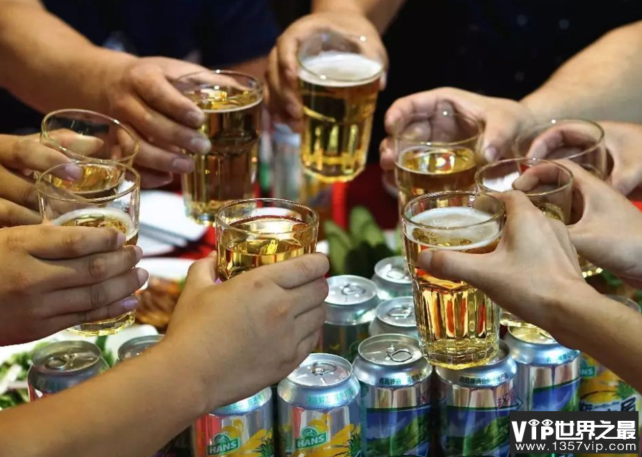 爱喝酒的人体内长寿因子流失 爱喝酒会有哪些危害