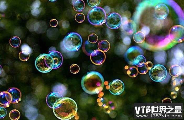 世界上最大的肥皂泡,能同时罩住50个孩子