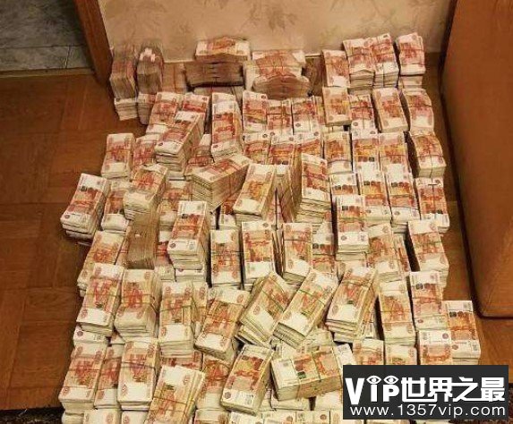 世界上最贵的沙发，沙发中藏匿6亿现金