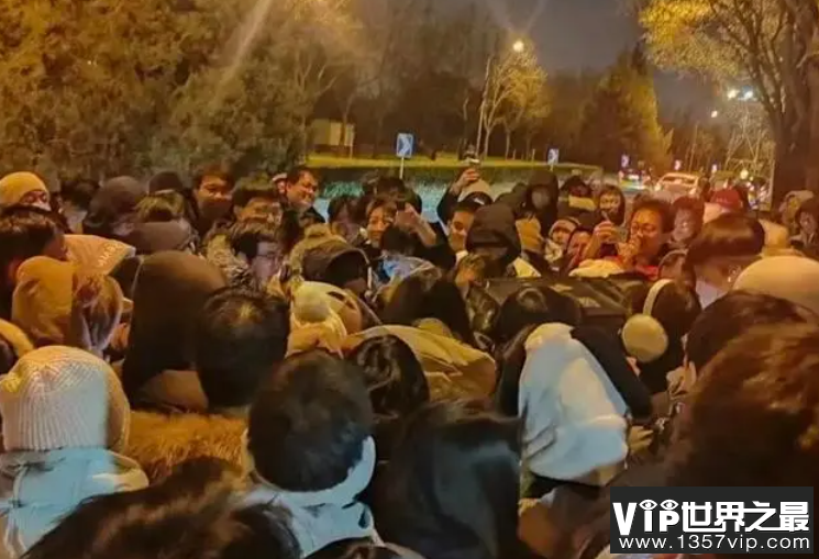 鹅腿阿姨凭什么让三大高校争抢 鹅腿阿姨为什么火了