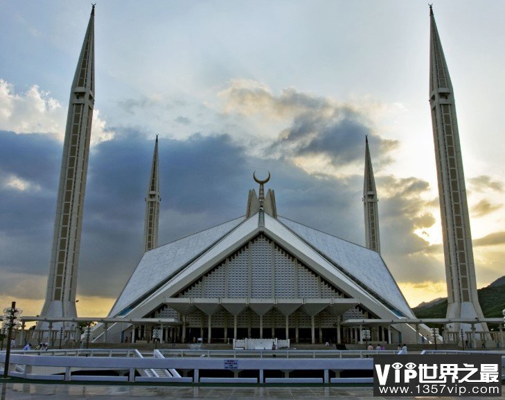 世界最大的清真寺，独一无二的规模，占地约19万平方米