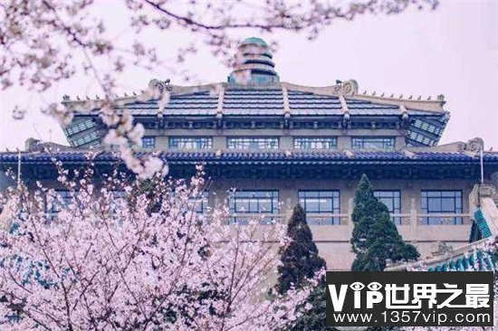 中国十大最美大学，武大樱花摘得桂冠！