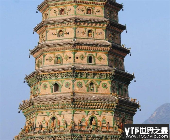 世界上最早的多彩琉璃塔 始建于东汉时期（飞虹塔）