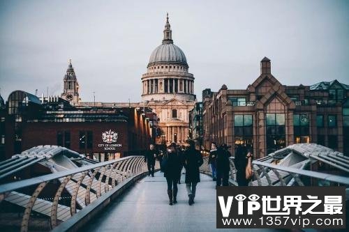 英国最昂贵的学校排行榜前十名，它曾经诞生过诺贝尔得主！