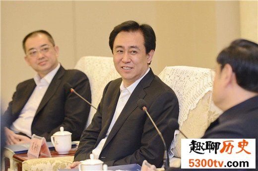 中国十大富豪排行榜，马云净资产2387亿，雷军出榜
