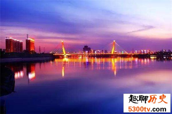 中国十大最适合穷游的地方，盘点那些花钱少看美景的城市！