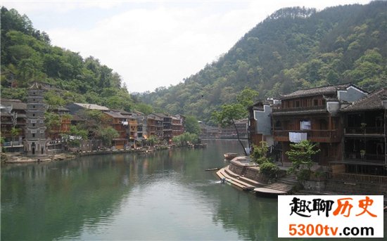 中国十大爱情地标排行榜，新婚蜜月去这里甜蜜到爆