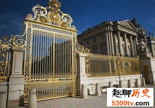 世界上最大的宫殿是法国的凡尔赛宫（竟不是故宫）