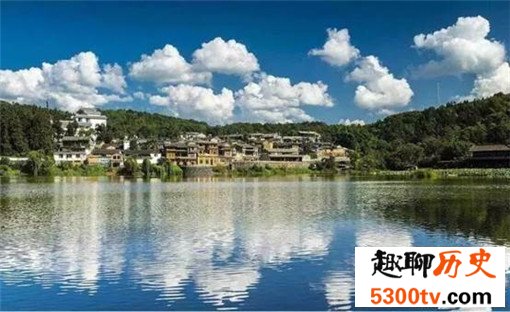 中国十大天然温泉胜地，中国十大最热门温泉度假村排行榜