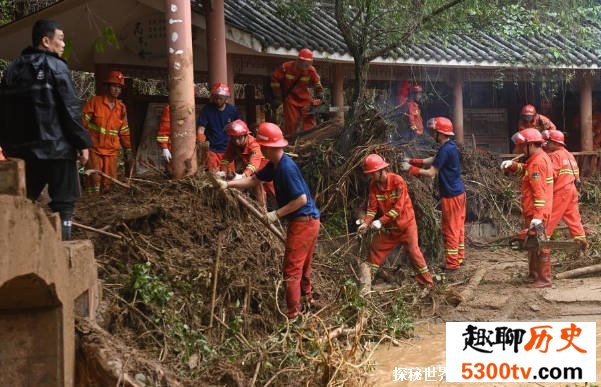 广西岑溪市波塘镇六肥村突发山洪