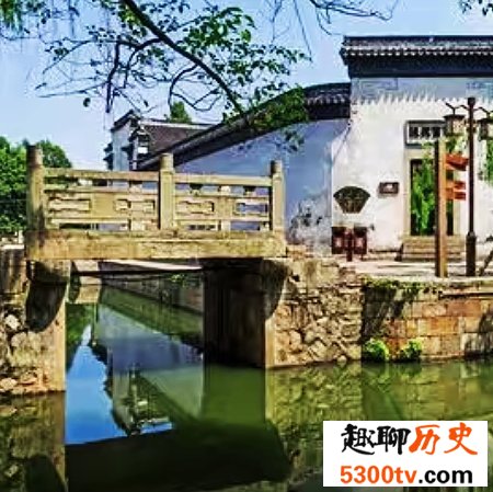 中国十大特色古镇排行榜,如园林一般的古镇值得去看看。