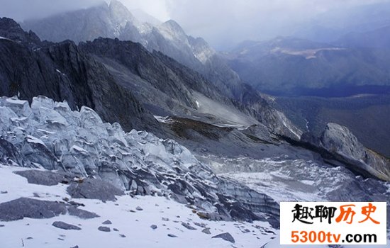 中国最美的十大雪山排行榜，人间仙境般的存在！