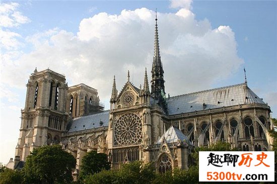 什么是哥特式建筑？这种建筑风格看起来高端奢华