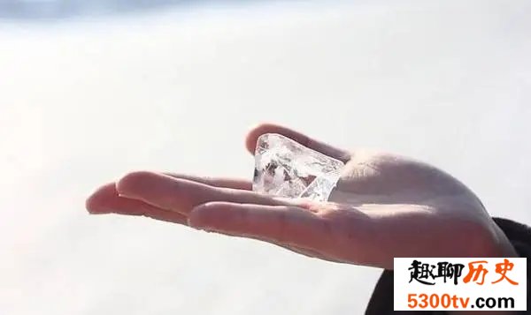 为什么冰会粘在手上