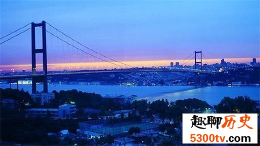 世界十大跨越国界的桥梁，厄勒海峡大桥长7845米