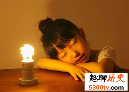 开灯睡觉会对人的身体造成伤害吗