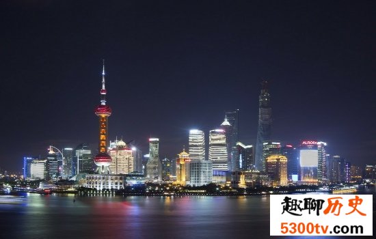 重庆最高楼环球金融中心高达339米，占地面积竟有如此之大！
