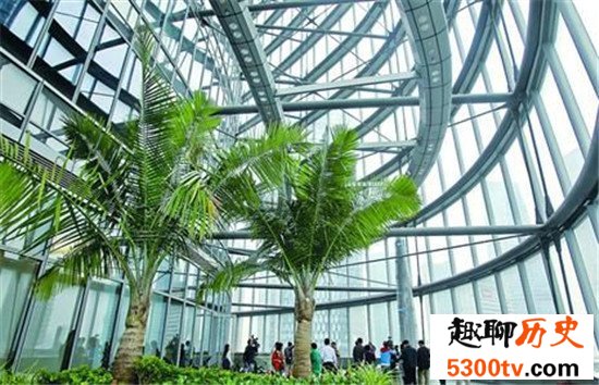 上海第一高楼高度达632米 拥有世界上最快的电梯