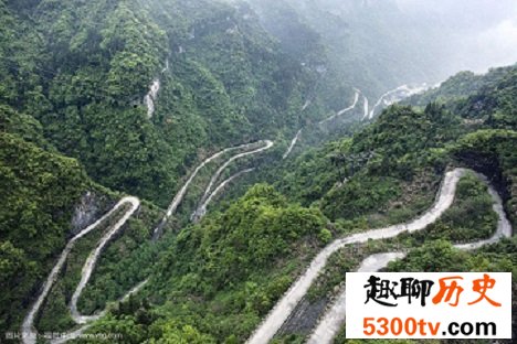 世界最险路之中国湖南天门山盘山公路，你敢挑战吗？