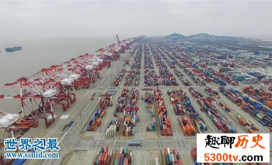 中国最大的港口，上海港(年吞吐量7.76亿吨)