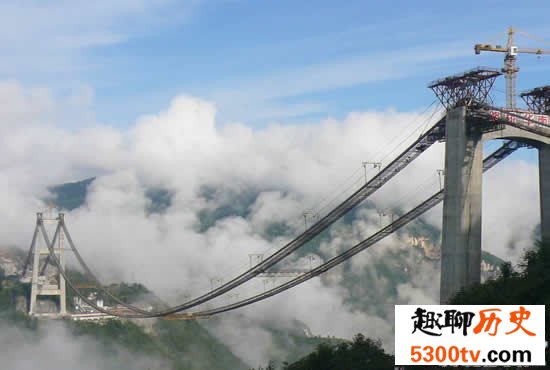 世界第一高桥，四渡河特大桥最高达560米(行在云尖)