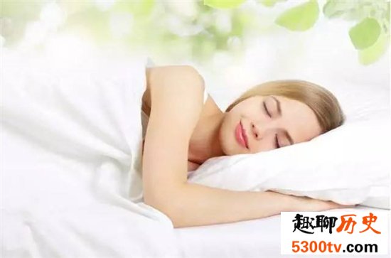 预防头发变白的十种方法，用这十种方法年轻十岁！
