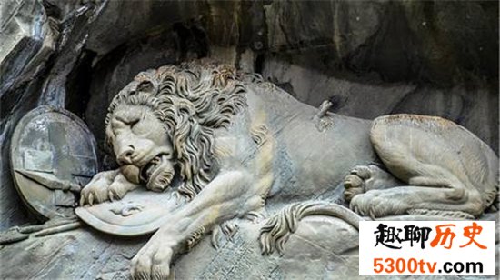 世界十大最令人惊叹的雕像，中国乐山大佛高达71米