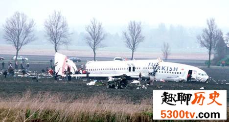 世界十大空难事故，最严重的一次竟死亡580多人！